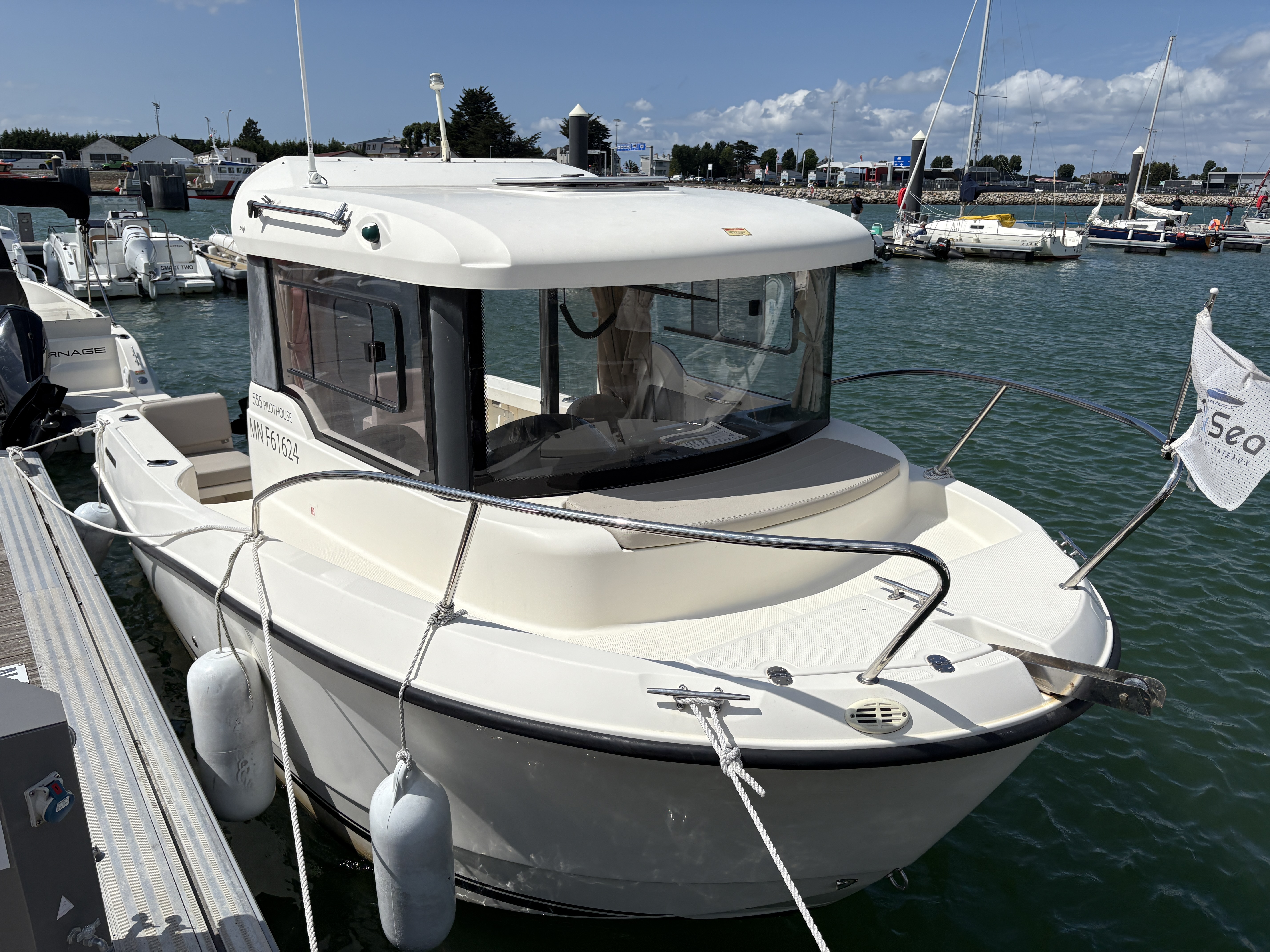 Quicksilver 555 Pilothouse — Liberty Pass Capt'&Sea