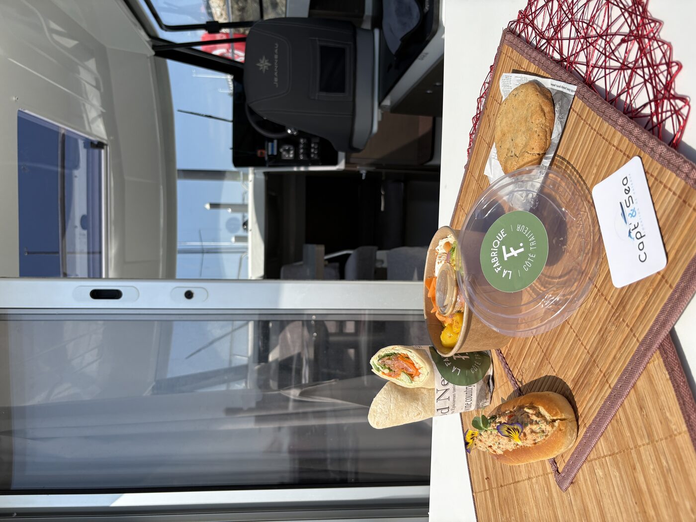 Repas La Fabrique Côté Traiteur sur bateau