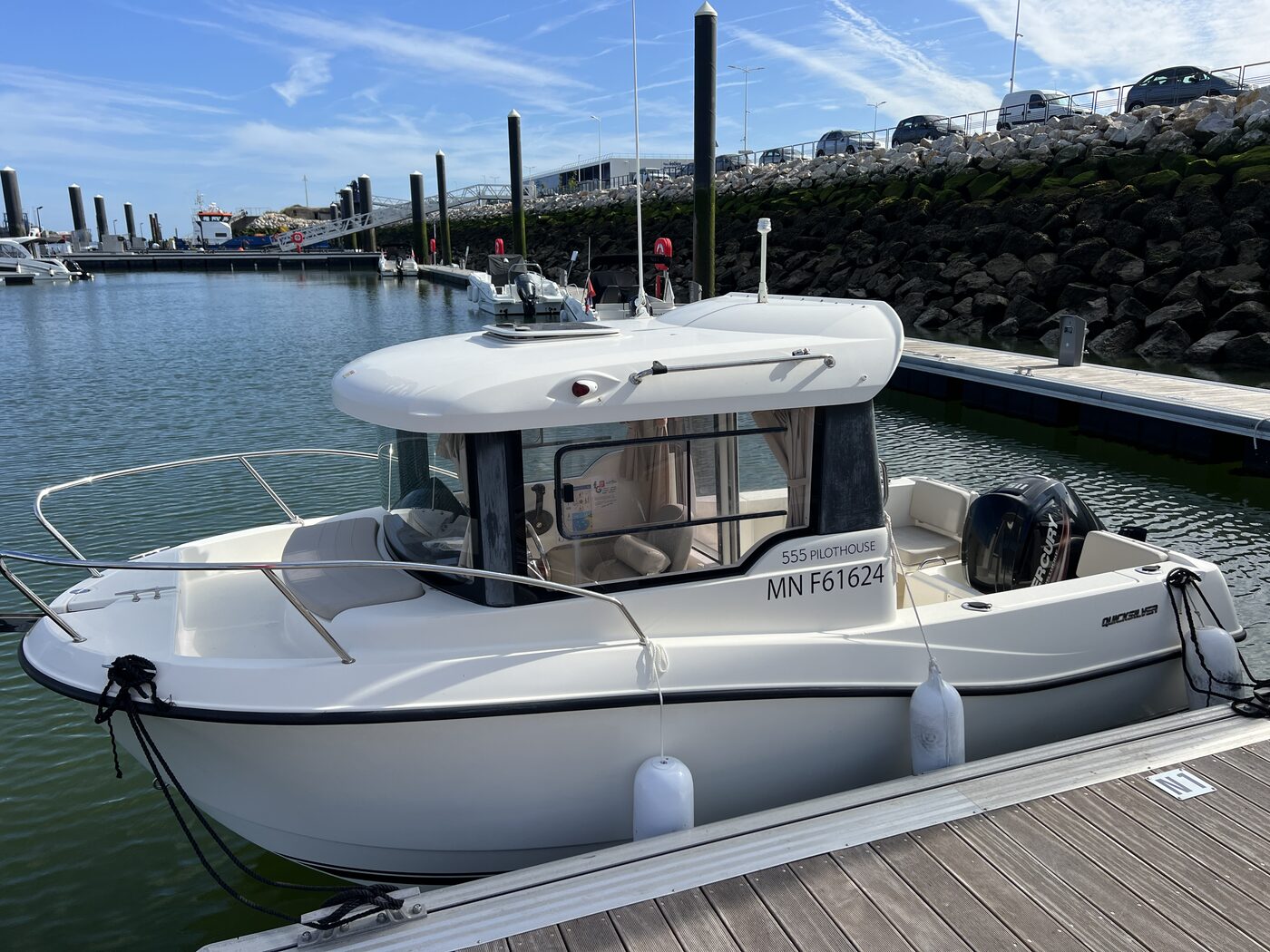Quicksilver 555 Pilothouse — Capt'&Sea Ouistreham